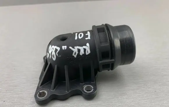 Thermostat/thermostat housing