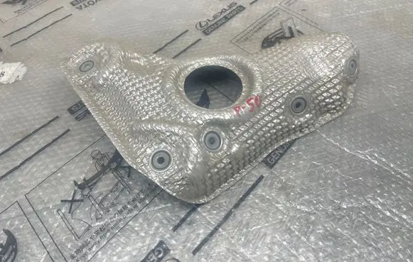 Toyota Prius (XW50) Exhaust heat shield