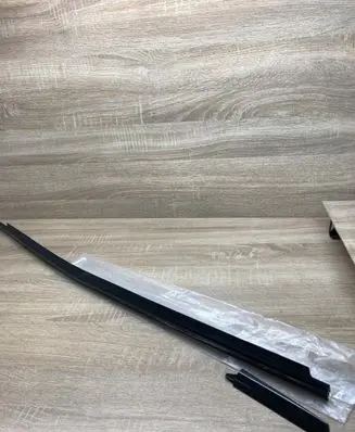 Mercedes-Benz B W245 Front door window/glass frame A1697200224
