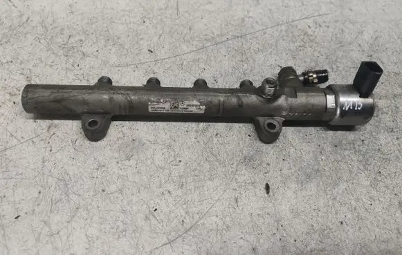 Mercedes-Benz C W204 Fuel main line pipe 9307Z522A00 A6510700495