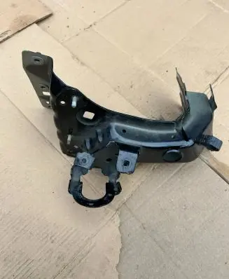Porsche Cayenne (9Y0 9Y3) Fender mounting bracket 9Y0821263A