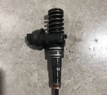 Audi A4 S4 B7 8E 8H Fuel injector 038130073BJ 0414720229