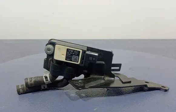 Skoda Octavia Mk3 (5E) Sensor 04L906051M