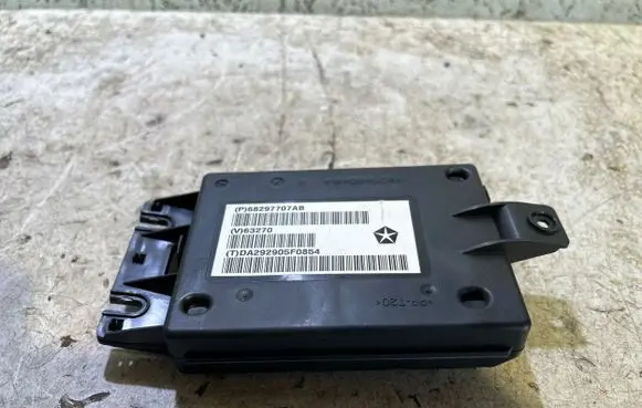 Dodge Challenger Air conditioning/heating control unit 68297707AB 63270 DA292905F0854