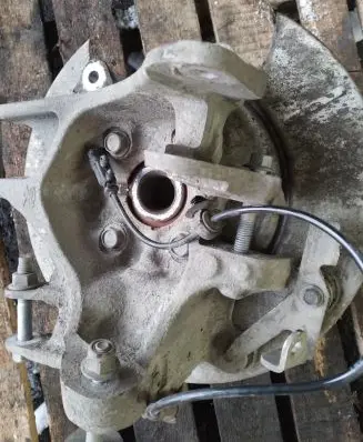 Tesla Model S Rear wheel hub