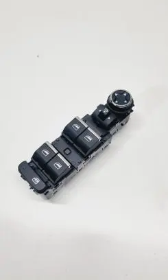 Peugeot 5008 II Electric window control switch 98423399ZD