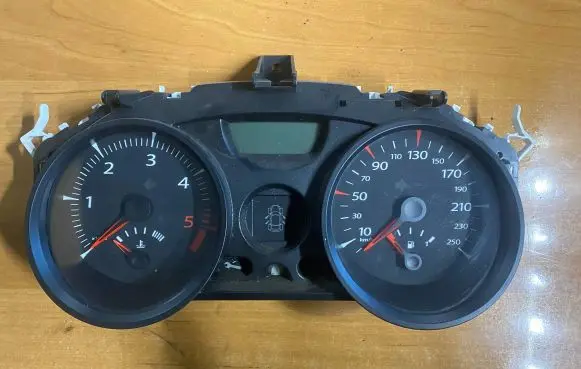 Renault Megane II Speedometer (instrument cluster) 8200408785F 4BAK034009 8200408785