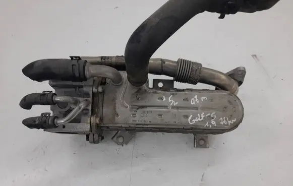Volkswagen Golf V EGR valve cooler 038131513AD 3210275
