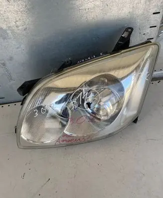 Toyota Avensis T250 Headlight/headlamp