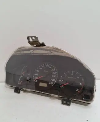Mazda 626 Speedometer (instrument cluster)