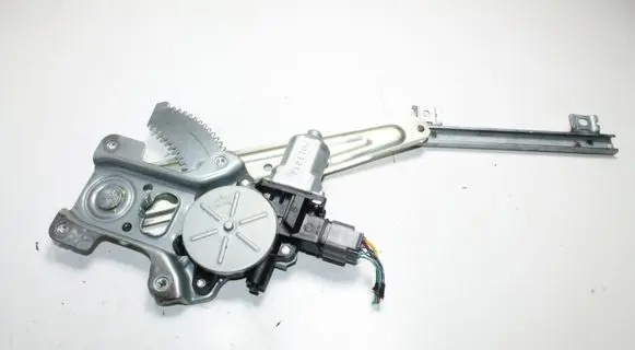 Mitsubishi Outlander Rear window lifting mechanism without motor 