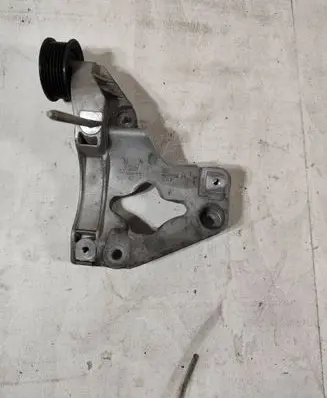 Jeep Grand Cherokee A/C compressor mount bracket 3310F VMMT0331