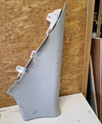(D)pillar trim (top)