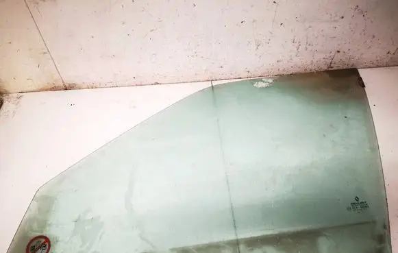 Renault Laguna I Front door window glass four-door AS2