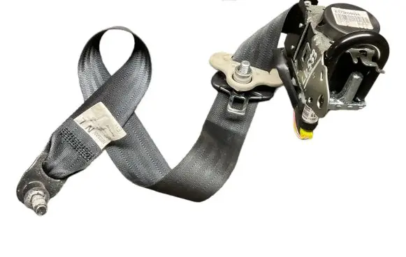 Nissan Juke I F15 Front seatbelt 617969900A 620241900A