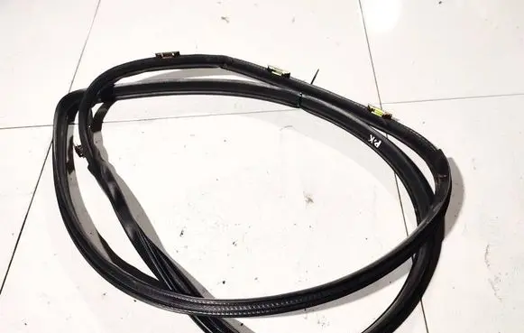 Toyota Corolla E120 E130 Rubber seal front coupe door 