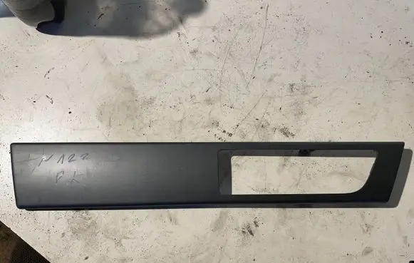 Land Rover Discovery 4 - LR4 Front door trim bar AH2222621