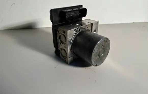 BMW 5 E60 E61 ABS Pump 6769703 6709705