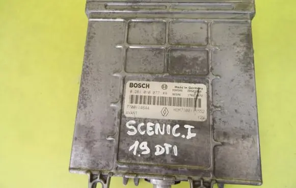Renault Scenic I Engine control unit/module 0281010077 HOM7700111552