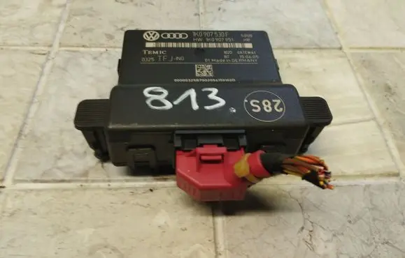 Volkswagen Golf V Gateway control module 1K0907530F 1K0907951