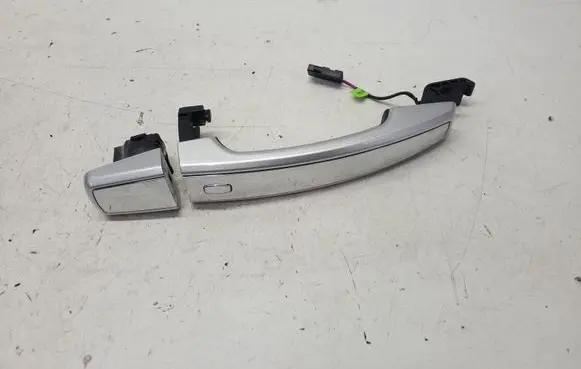 Buick Encore I Rear door exterior handle 630109302 630110101