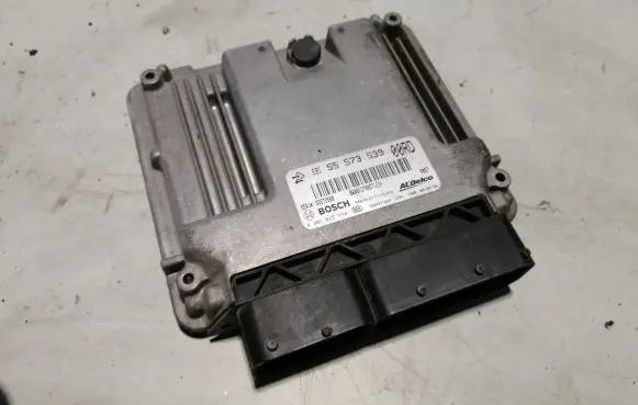 Opel Insignia A Engine control unit/module 55573539 0281015774