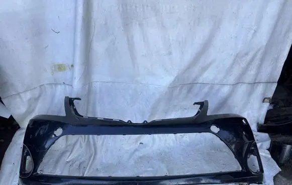Toyota Avensis T270 Front bumper