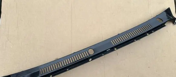 Nissan Patrol Y60 Wiper trim 6681206J00