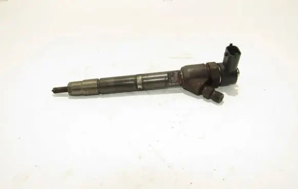 Hyundai ix35 Fuel injector 338002F300