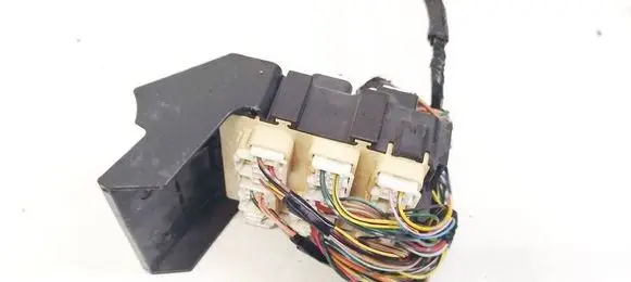 Toyota Corolla Verso AR10 Fuse box set 8273405030