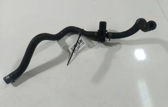 Nissan X-Trail T30 Engine coolant pipe/hose 