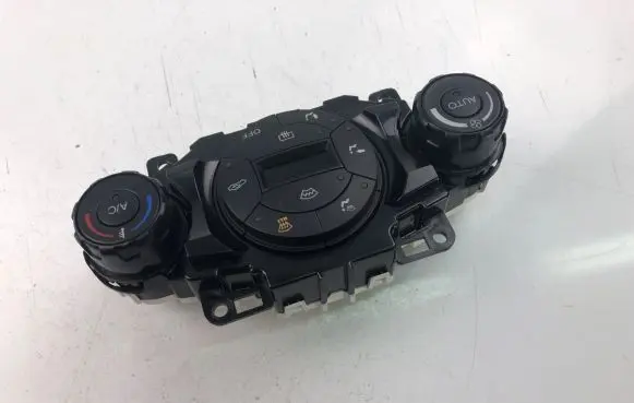 Ford Ecosport I Interior fan control switch DN1T18C612FG