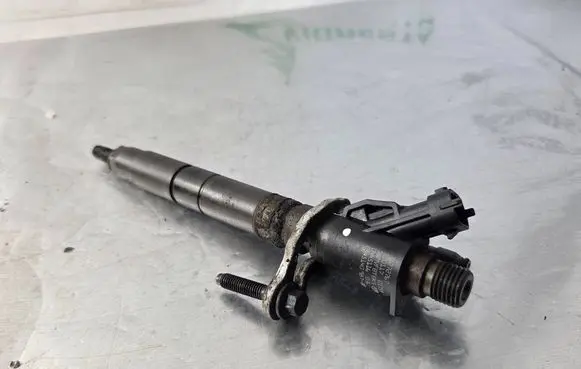 Fuel injector