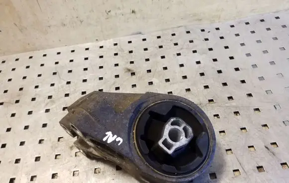 Opel Antara Engine mount bracket