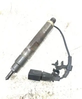 Skoda Octavia Mk1 (1U) Fuel injector 038130201s