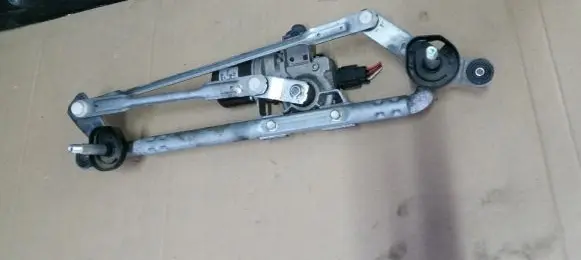 Hyundai i10 Front wiper linkage and motor 98100-K7000