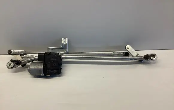 Land Rover Evoque II Front wiper linkage and motor K8D217500BD