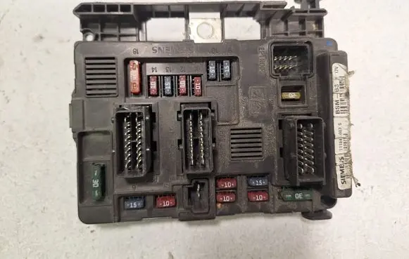 Peugeot 206 BSM Control unit 9643198880