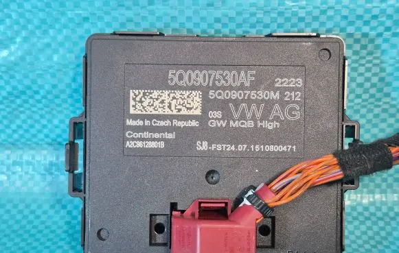 Volkswagen Golf VII Gateway control module 5Q0907530AF 5Q0907530M A2C96128801B