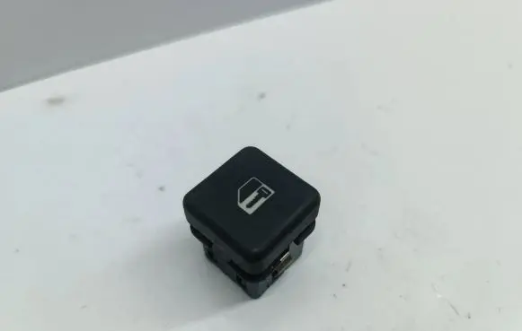 BMW 5 E39 Central locking switch button 8360828 61318360828