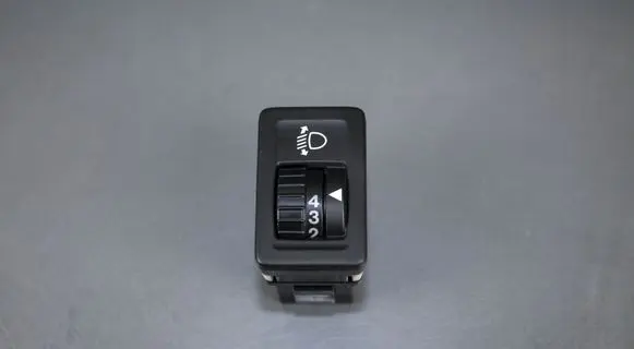 Suzuki SX4 S-Cross Headlight level height control switch