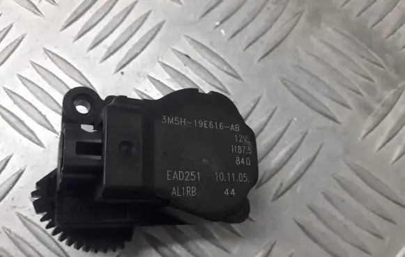 Ford Focus A/C air flow flap actuator/motor 3M5H-19E616
