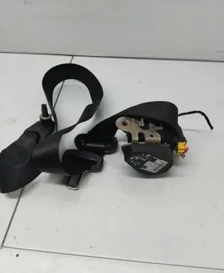 Mercedes-Benz B W245 Front seatbelt 602876900 008R000
