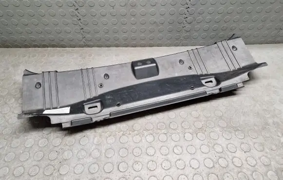 BMW 6 E63 E64 Trunk/boot sill cover protection 6988986