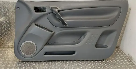 Toyota RAV 4 (XA20) Front door card panel trim 67661X1B01