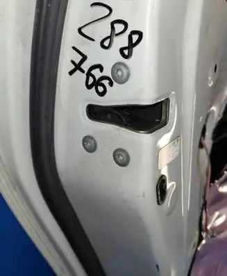 Toyota Yaris Front door lock 6906052200