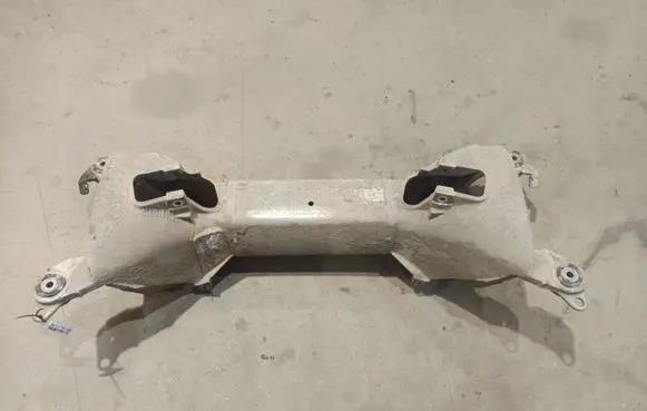 Peugeot 407 Rear subframe 