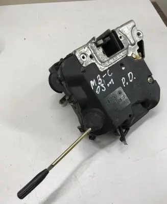 Mercedes-Benz C AMG W203 Front door lock 203720023508