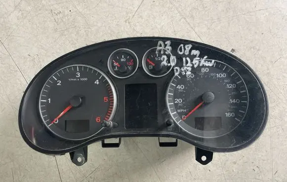 Audi A3 S3 8P Speedometer (instrument cluster) 81071521