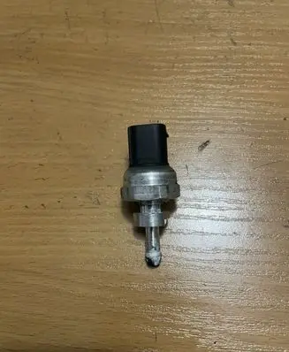 Nissan X-Trail T32 Exhaust gas pressure sensor 8201000764 H8200443536